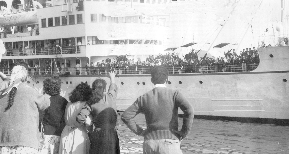 TSS Kedmah arrives with immigrants on board, 1949